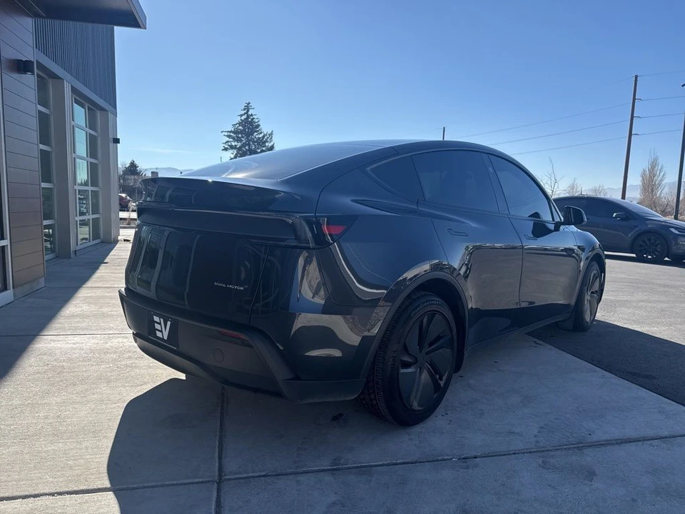 2026 Tesla Model Y - Image 8 of 21