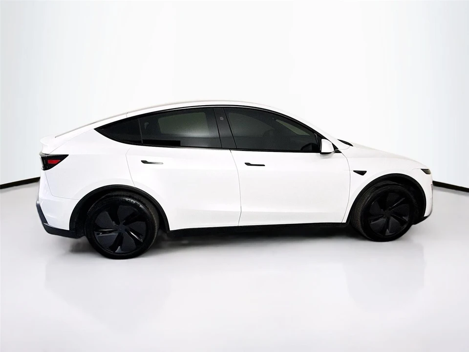 2026 Tesla Model Y - Image 8 of 14