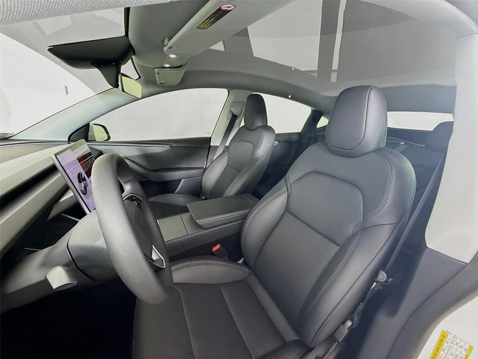 2026 Tesla Model Y - Image 13 of 14
