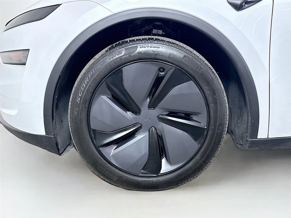 2026 Tesla Model Y - Image 14 of 14