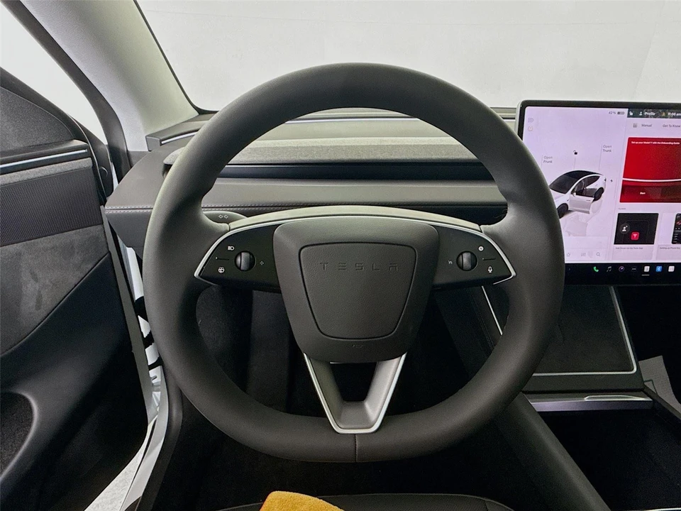 2026 Tesla Model Y - Image 10 of 14