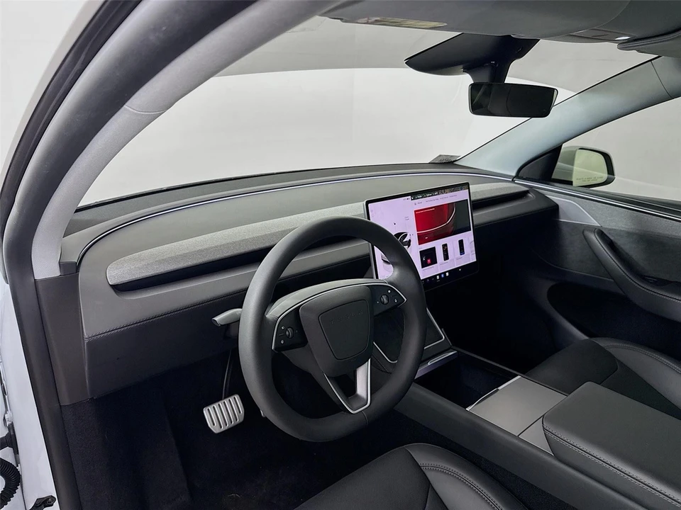 2026 Tesla Model Y - Image 9 of 14