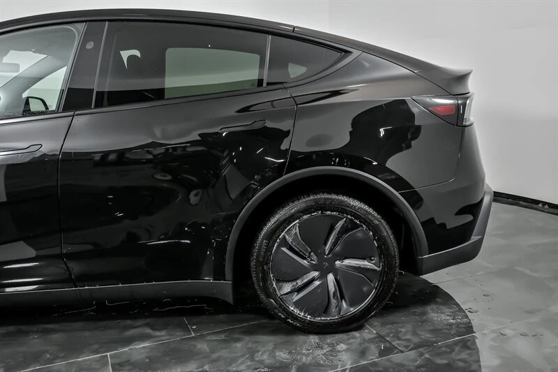 2026 Tesla Model Y - Image 7 of 21