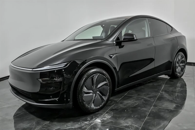2026 Tesla Model Y - Image 5 of 21