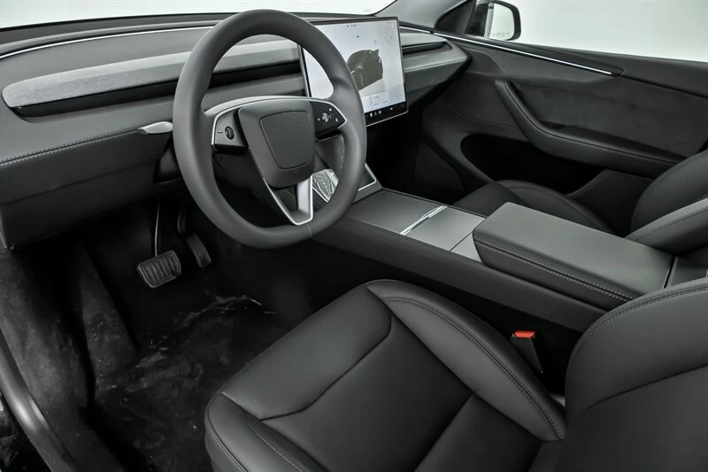 2026 Tesla Model Y - Image 16 of 21