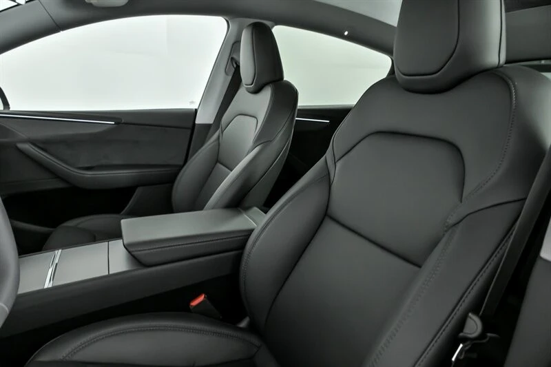 2026 Tesla Model Y - Image 18 of 21