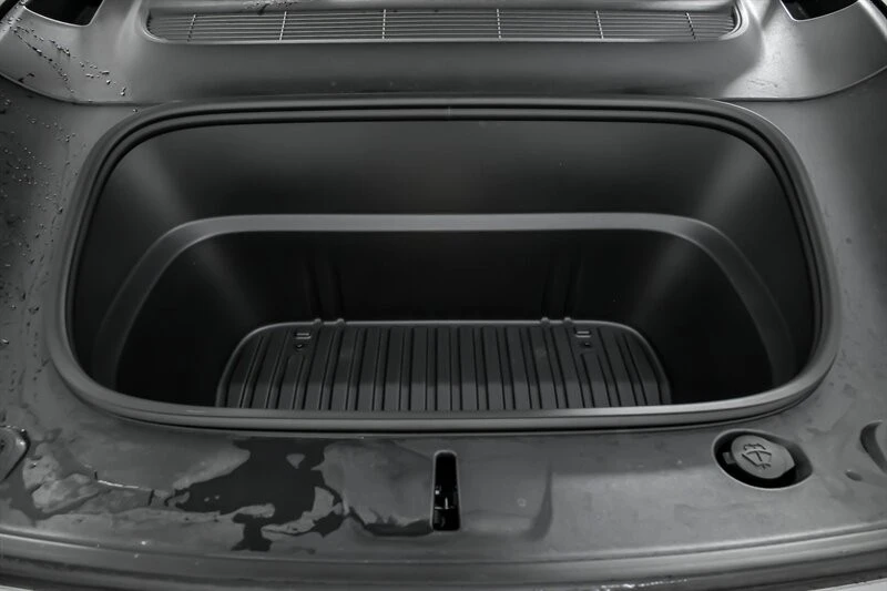 2026 Tesla Model Y - Image 14 of 21