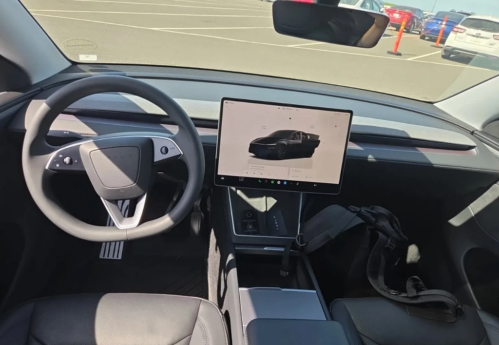 2026 Tesla Model Y - Image 6 of 10