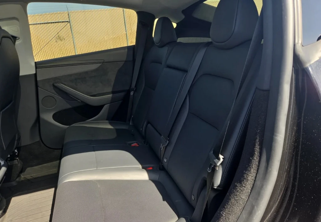 2026 Tesla Model Y - Image 8 of 10
