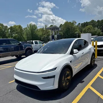 2026 Tesla Model Y Long Range AWD