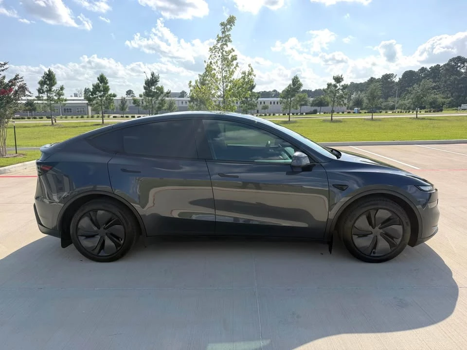 2026 Tesla Model Y - Image 4 of 14