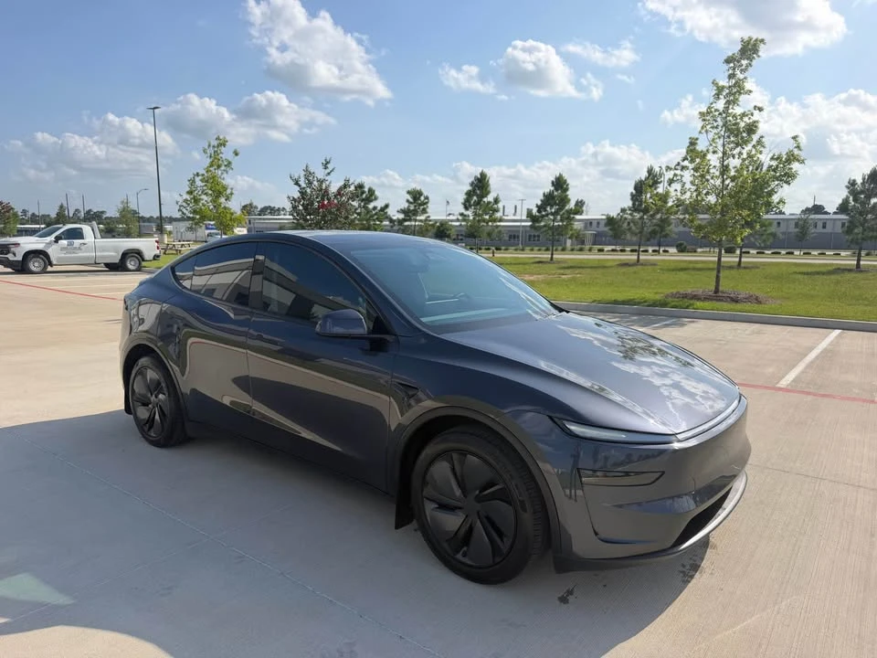 2026 Tesla Model Y - Image 3 of 14