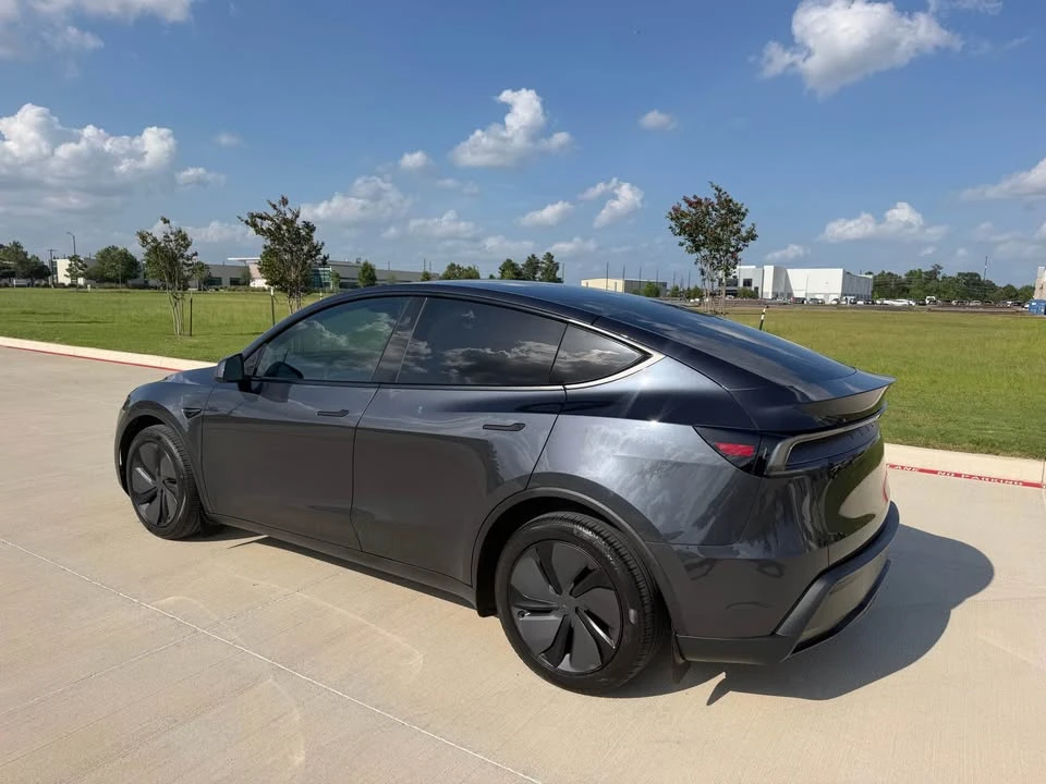 2026 Tesla Model Y - Image 7 of 14