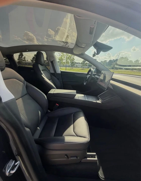 2026 Tesla Model Y - Image 9 of 14