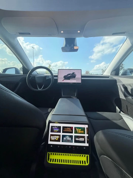 2026 Tesla Model Y - Image 12 of 14