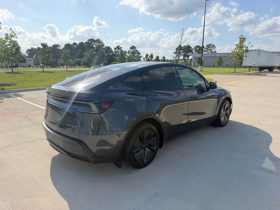 2026 Tesla Model Y - Image 5 of 14