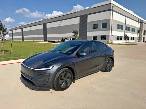 2026 Tesla Model Y Long Range Dual Motor