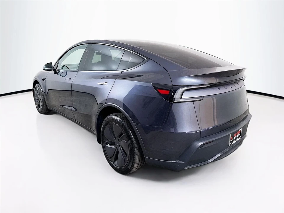 2026 Tesla Model Y - Image 5 of 14