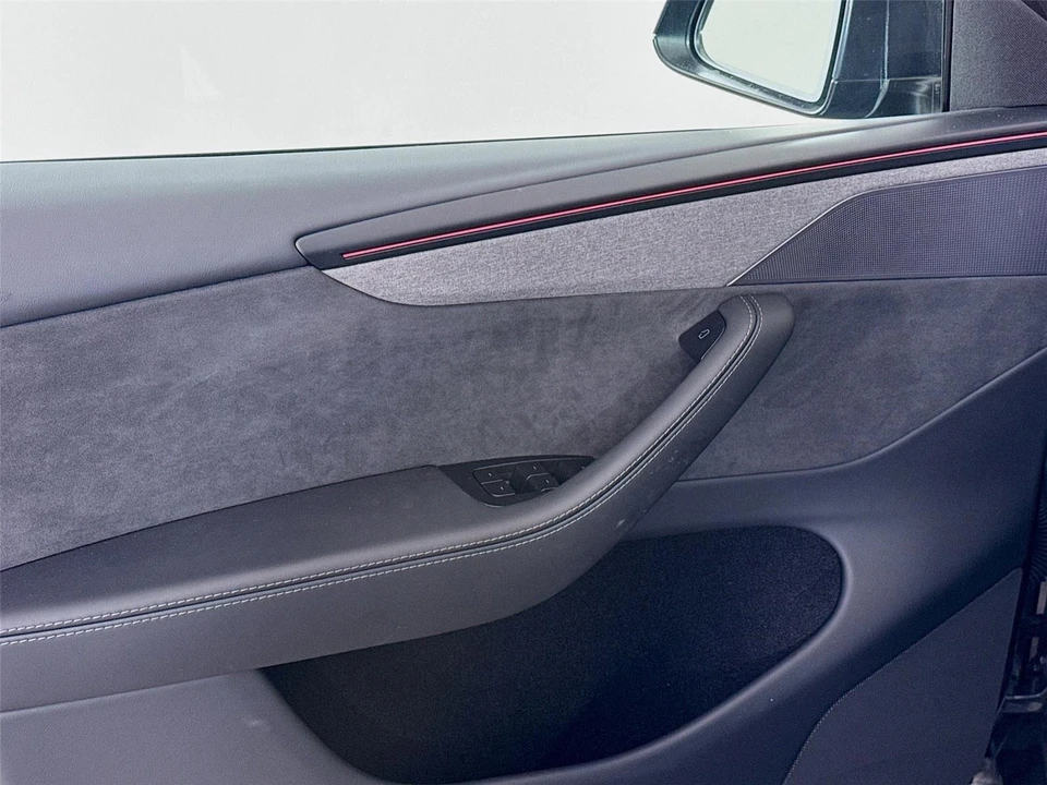 2026 Tesla Model Y - Image 11 of 14