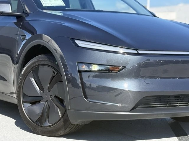 2026 Tesla Model Y - Image 4 of 21