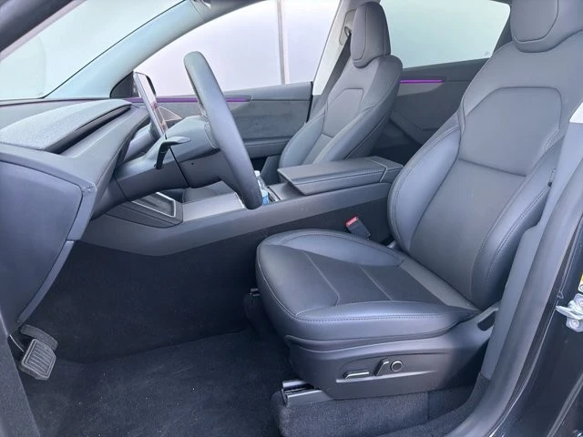 2026 Tesla Model Y - Image 9 of 10