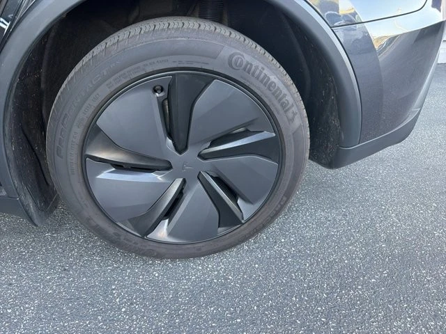 2026 Tesla Model Y - Image 5 of 10