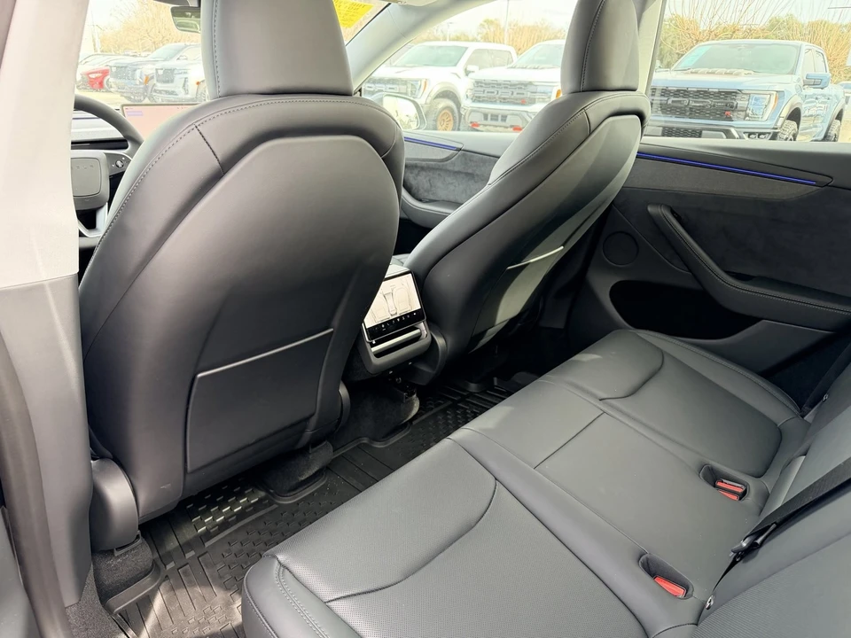 2026 Tesla Model Y - Image 4 of 7
