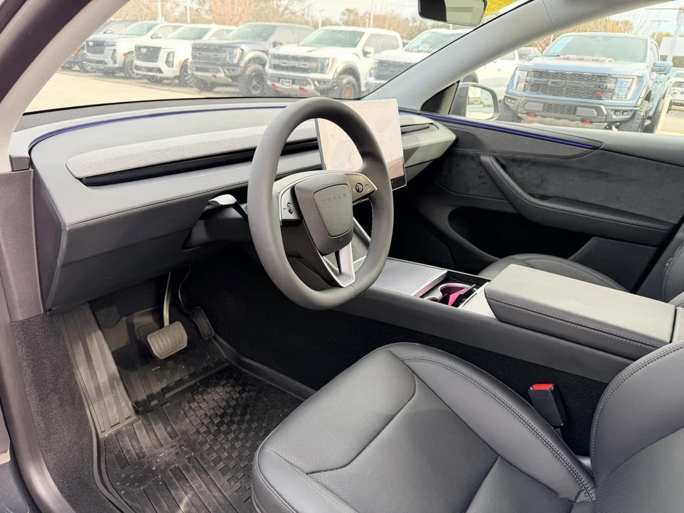 2026 Tesla Model Y - Image 3 of 7