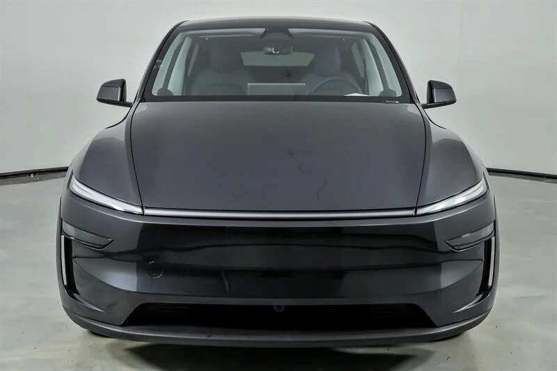 2026 Tesla Model Y - Image 5 of 21
