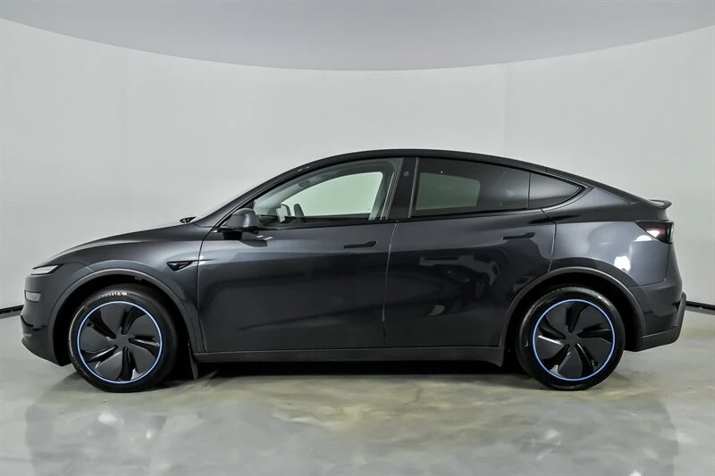 2026 Tesla Model Y - Image 8 of 21