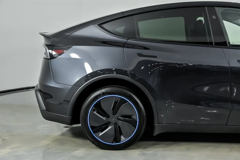 2026 Tesla Model Y - Image 13 of 21