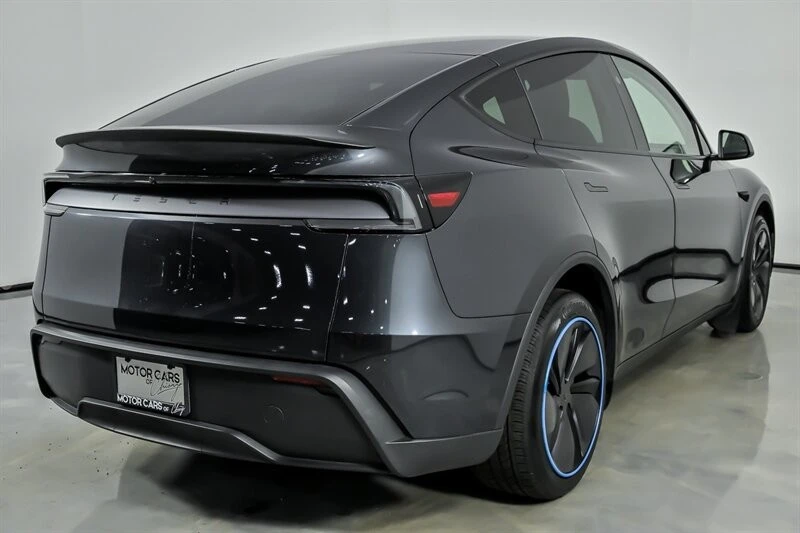 2026 Tesla Model Y - Image 12 of 21