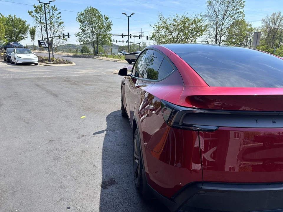 2026 Tesla Model Y - Image 6 of 19