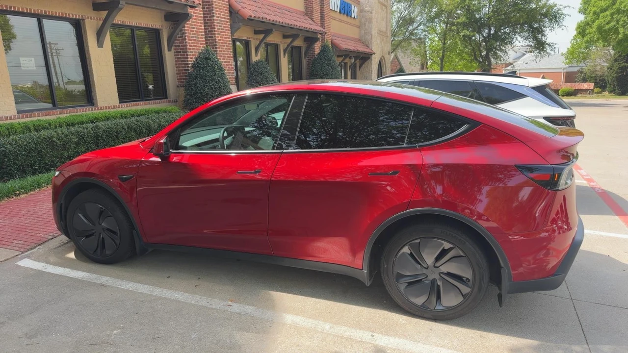 2026 Tesla Model Y - Image 6 of 13