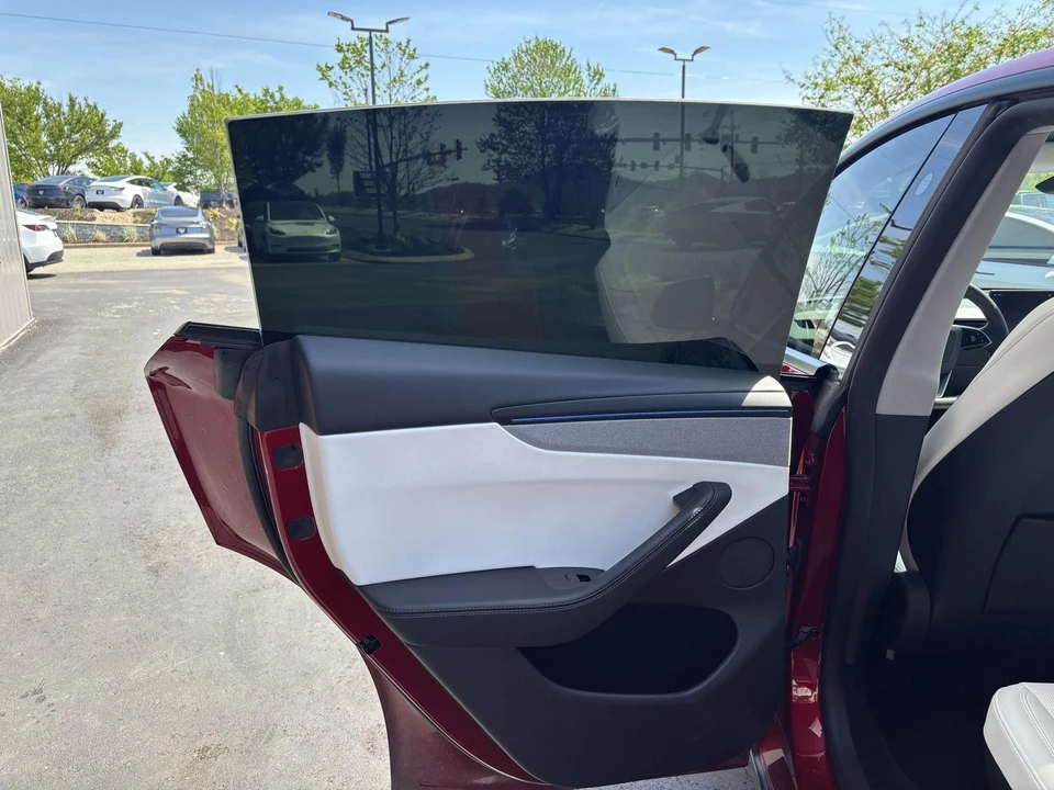 2026 Tesla Model Y - Image 12 of 19