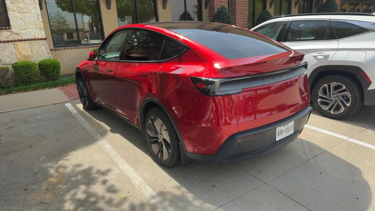 2026 Tesla Model Y - Image 4 of 13