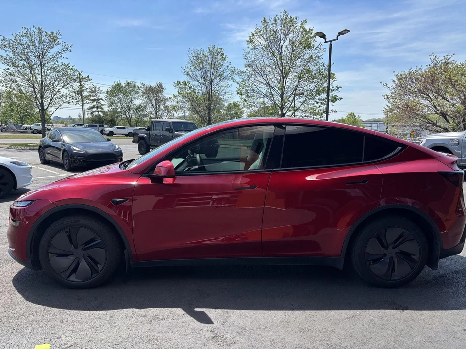2026 Tesla Model Y - Image 5 of 19