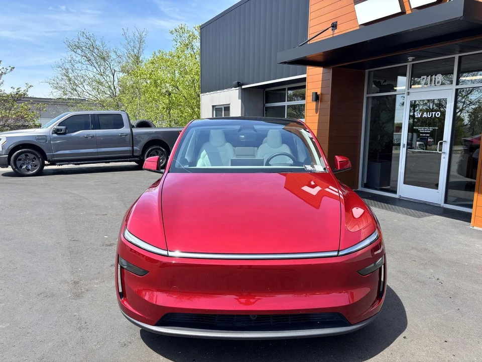 2026 Tesla Model Y - Image 3 of 19
