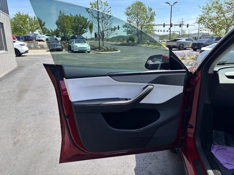 2026 Tesla Model Y - Image 10 of 19