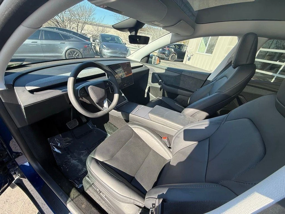 2026 Tesla Model Y - Image 10 of 21