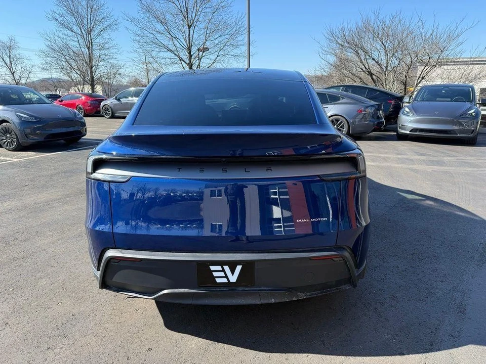 2026 Tesla Model Y - Image 6 of 21