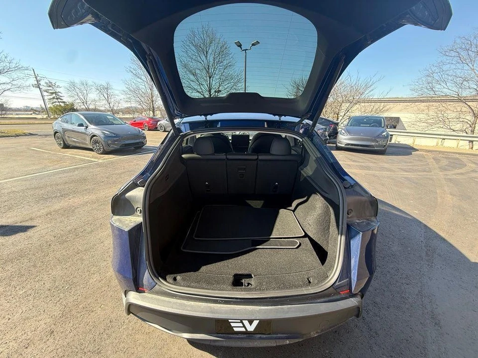 2026 Tesla Model Y - Image 15 of 21