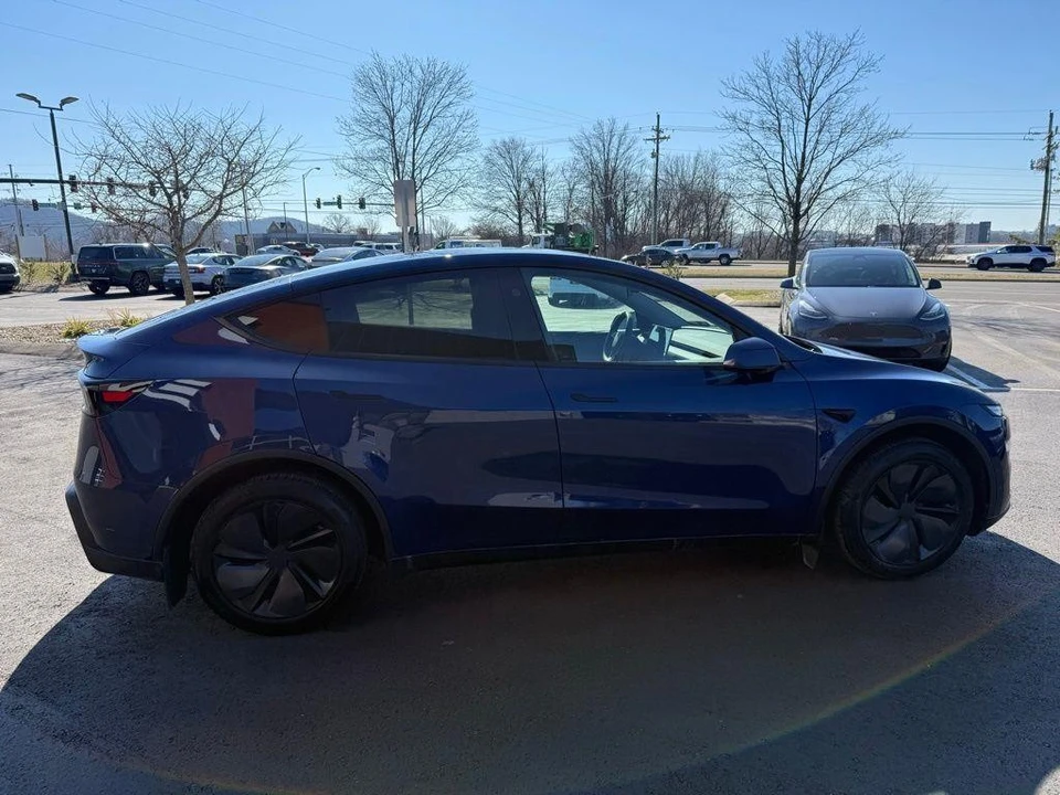 2026 Tesla Model Y - Image 4 of 21
