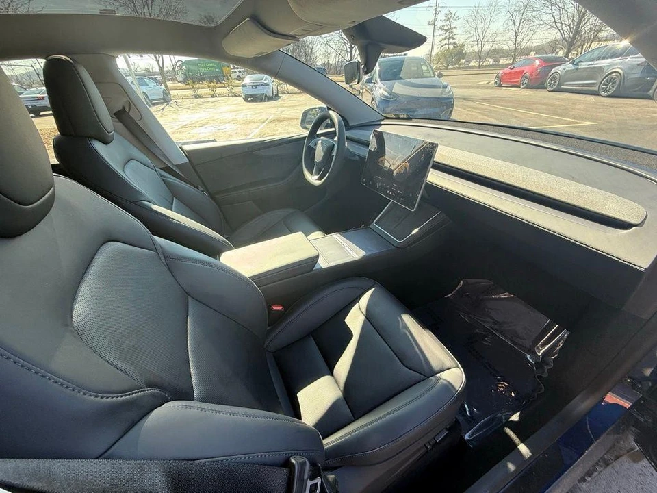 2026 Tesla Model Y - Image 19 of 21