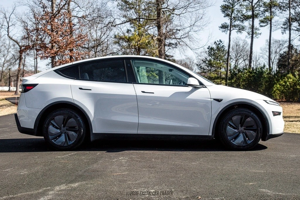 2026 Tesla Model Y - Image 9 of 12