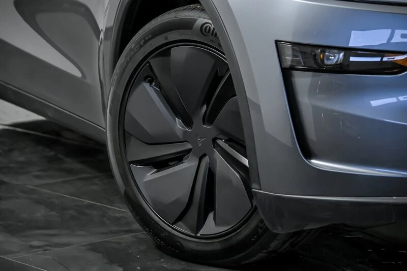 2026 Tesla Model Y - Image 3 of 21