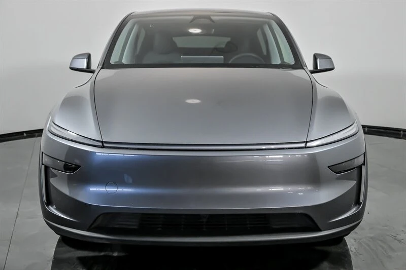 2026 Tesla Model Y - Image 4 of 21