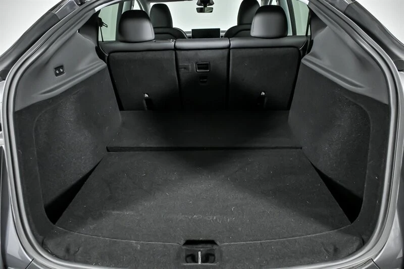 2026 Tesla Model Y - Image 13 of 21