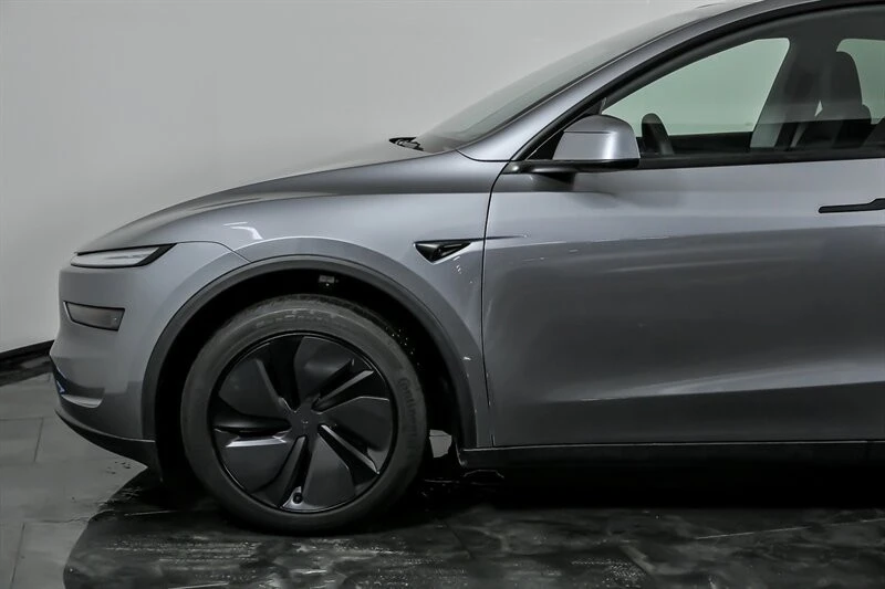 2026 Tesla Model Y - Image 6 of 21