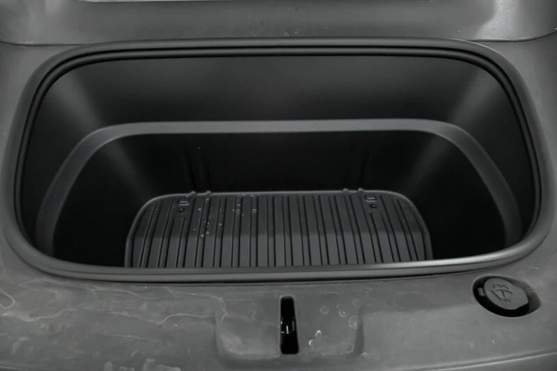 2026 Tesla Model Y - Image 14 of 21